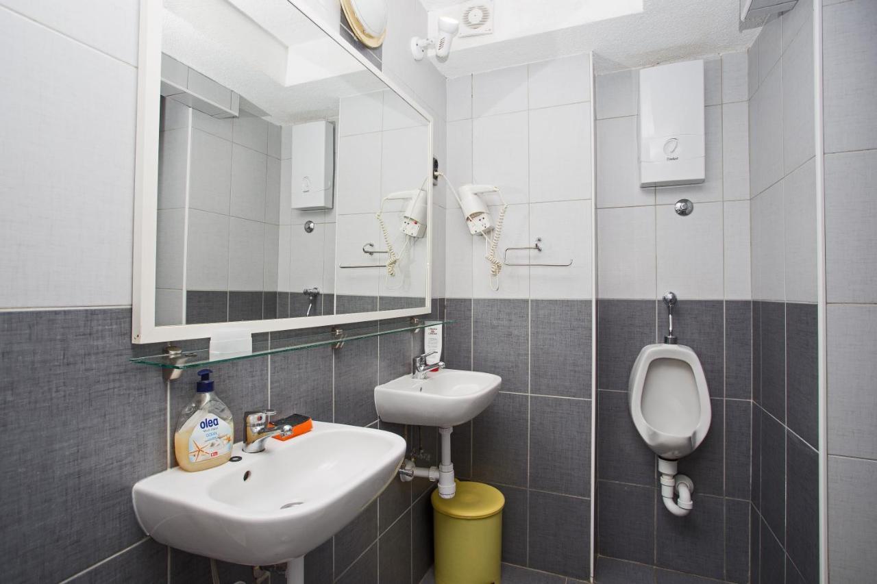 Outlanders Tribe Hostel Spalato Esterno foto